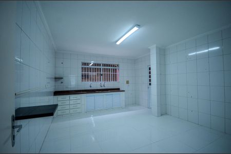 Casa para alugar com 265m², 5 quartos e 5 vagas Casa para alugar com 265m², 5 quartos e 5 vagasCozinha