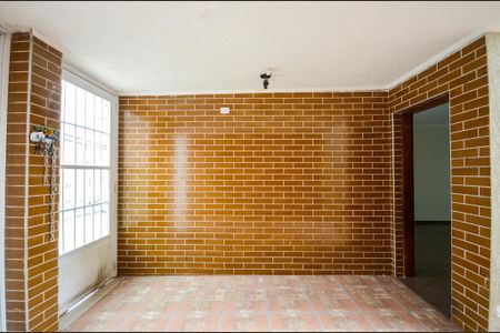Casa para alugar com 265m², 5 quartos e 5 vagas Casa para alugar com 265m², 5 quartos e 5 vagasEntrada