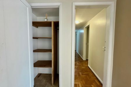 Corredor  de apartamento para alugar com 3 quartos, 150m² em Ipanema, Rio de Janeiro