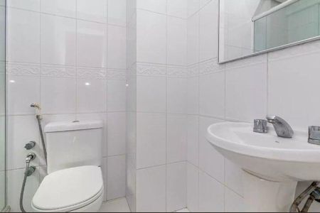 Banheiro de apartamento para alugar com 1 quarto, 47m² em Cidade Baixa, Porto Alegre