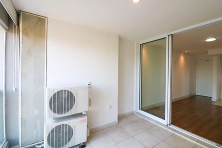 Apartamento à venda com 71m², 2 quartos e sem vaga Apartamento à venda com 71m², 2 quartos e sem vagaVaranda