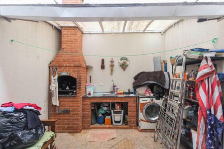 Casa à venda com 220m², 3 quartos e 2 vagasChurrasqueira