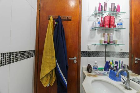 Casa à venda com 220m², 3 quartos e 2 vagasBanheiro da Suíte