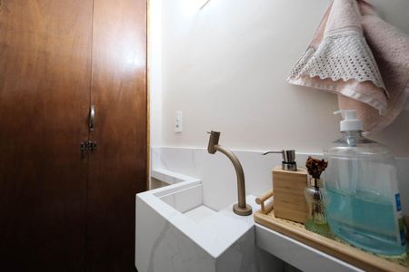 Casa de condomínio para alugar com 68m², 2 quartos e 1 vagaLavabo