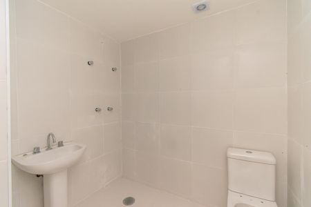Apartamento à venda com 70m², 2 quartos e 1 vaga Apartamento à venda com 70m², 2 quartos e 1 vagaBanheiro da Suíte