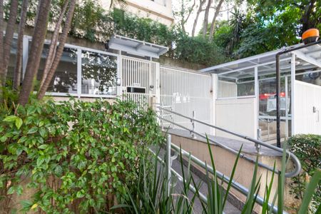 Apartamento para alugar com 91m², 3 quartos e 1 vaga Apartamento para alugar com 91m², 3 quartos e 1 vagaFachada