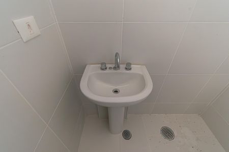 Apartamento à venda com 79m², 2 quartos e 1 vaga Apartamento à venda com 79m², 2 quartos e 1 vagaBanheiro da Suíte