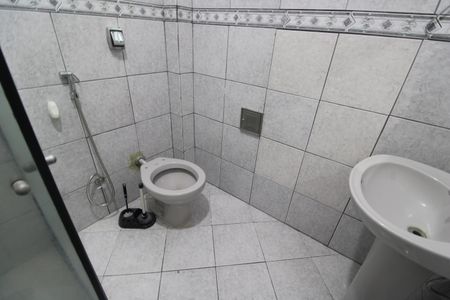 Casa de condomínio para alugar com 89m², 2 quartos e 1 vagaBanheiro social