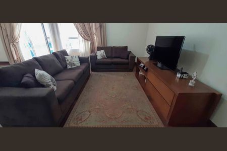 Apartamento à venda com 148m², 4 quartos e 2 vagas Apartamento à venda com 148m², 4 quartos e 2 vagasSala de TV