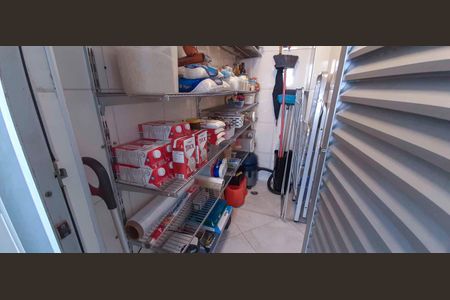 Apartamento à venda com 148m², 4 quartos e 2 vagas Apartamento à venda com 148m², 4 quartos e 2 vagasDispensa