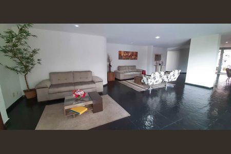 Apartamento à venda com 148m², 4 quartos e 2 vagas Apartamento à venda com 148m², 4 quartos e 2 vagasHall de Entrada