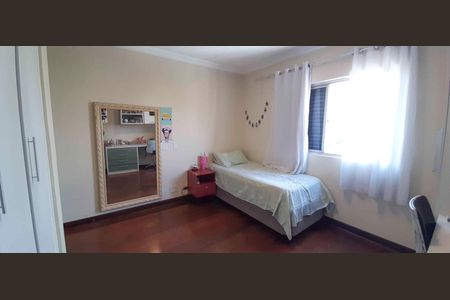 Apartamento à venda com 148m², 4 quartos e 2 vagas Apartamento à venda com 148m², 4 quartos e 2 vagasQuarto 2