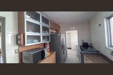 Apartamento à venda com 148m², 4 quartos e 2 vagas Apartamento à venda com 148m², 4 quartos e 2 vagasCozinha