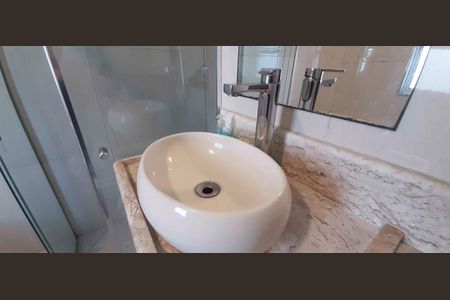 Apartamento à venda com 148m², 4 quartos e 2 vagas Apartamento à venda com 148m², 4 quartos e 2 vagasBanheiro da Suíte