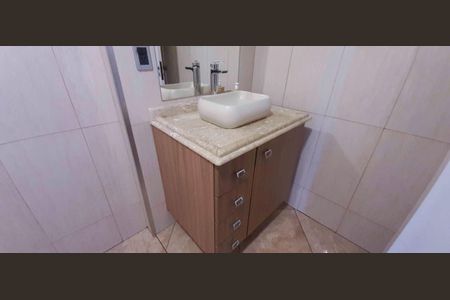 Apartamento à venda com 148m², 4 quartos e 2 vagas Apartamento à venda com 148m², 4 quartos e 2 vagasBanheiro social