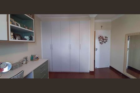 Apartamento à venda com 148m², 4 quartos e 2 vagas Apartamento à venda com 148m², 4 quartos e 2 vagasQuarto 2