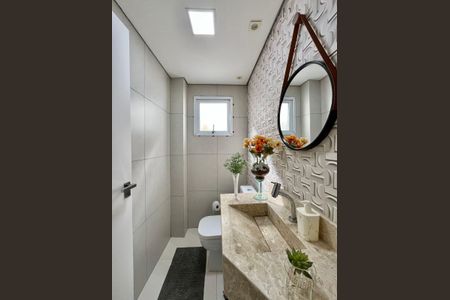 Casa à venda com 200m², 3 quartos e 2 vagas Casa à venda com 200m², 3 quartos e 2 vagasBanheiro