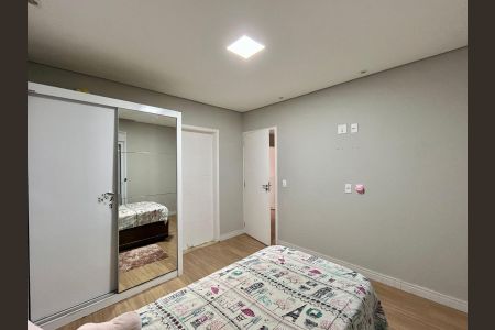 Casa à venda com 200m², 3 quartos e 2 vagas Casa à venda com 200m², 3 quartos e 2 vagasSuíte 2