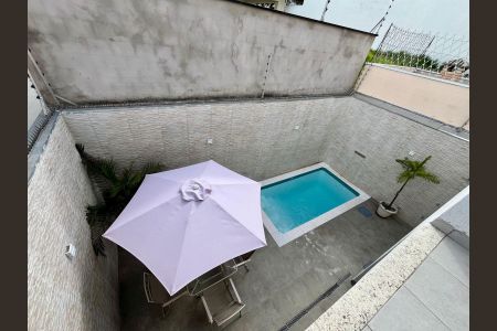 Casa à venda com 200m², 3 quartos e 2 vagas Casa à venda com 200m², 3 quartos e 2 vagasSacada suíte 3