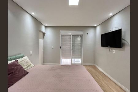 Casa à venda com 200m², 3 quartos e 2 vagas Casa à venda com 200m², 3 quartos e 2 vagasSuíte 1