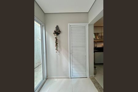Casa à venda com 200m², 3 quartos e 2 vagas Casa à venda com 200m², 3 quartos e 2 vagasÁrea de Serviço