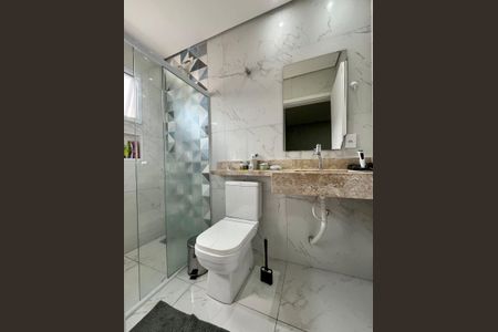 Casa à venda com 200m², 3 quartos e 2 vagas Casa à venda com 200m², 3 quartos e 2 vagasBanheiro da Suíte 3