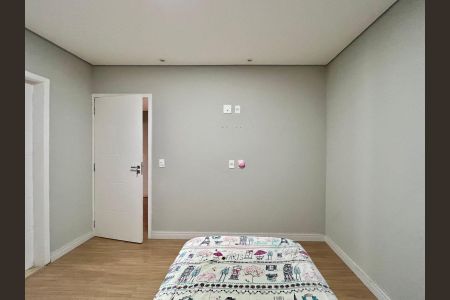 Casa à venda com 200m², 3 quartos e 2 vagas Casa à venda com 200m², 3 quartos e 2 vagasSuíte 2
