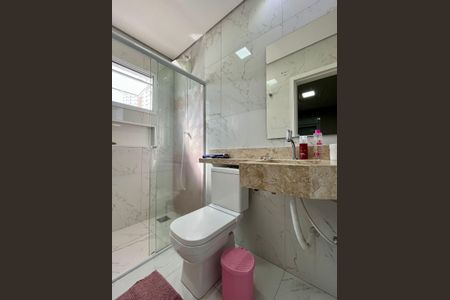 Casa à venda com 200m², 3 quartos e 2 vagas Casa à venda com 200m², 3 quartos e 2 vagasBanheiro da Suíte 2