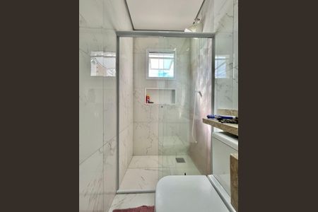 Casa à venda com 200m², 3 quartos e 2 vagas Casa à venda com 200m², 3 quartos e 2 vagasBanheiro da Suíte 2