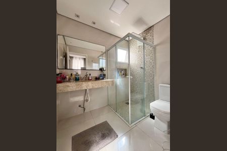 Casa à venda com 200m², 3 quartos e 2 vagas Casa à venda com 200m², 3 quartos e 2 vagasBanheiro da Suíte 1