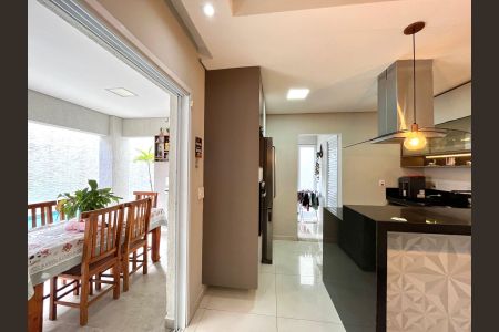 Casa à venda com 200m², 3 quartos e 2 vagas Casa à venda com 200m², 3 quartos e 2 vagasChurrasqueira