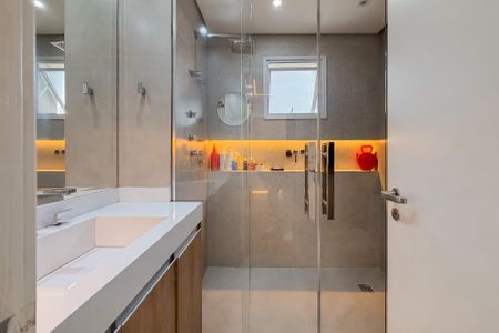 Apartamento à venda com 110m², 2 quartos e 2 vagasBanheiro da Suíte 1