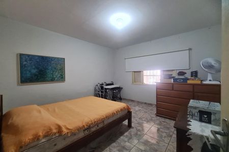 Casa à venda com 200m², 3 quartos e 2 vagas Casa à venda com 200m², 3 quartos e 2 vagasQuarto 1