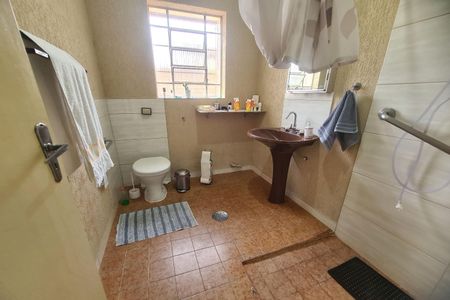 Casa à venda com 200m², 3 quartos e 2 vagas Casa à venda com 200m², 3 quartos e 2 vagasBanheiro 2