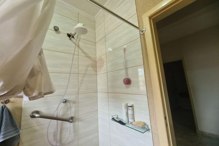 Casa à venda com 200m², 3 quartos e 2 vagas Casa à venda com 200m², 3 quartos e 2 vagasBanheiro 2
