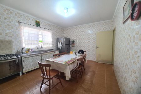 Casa à venda com 200m², 3 quartos e 2 vagas Casa à venda com 200m², 3 quartos e 2 vagasCozinha