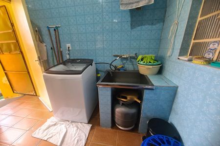 Casa à venda com 200m², 3 quartos e 2 vagas Casa à venda com 200m², 3 quartos e 2 vagasÁrea de Serviço