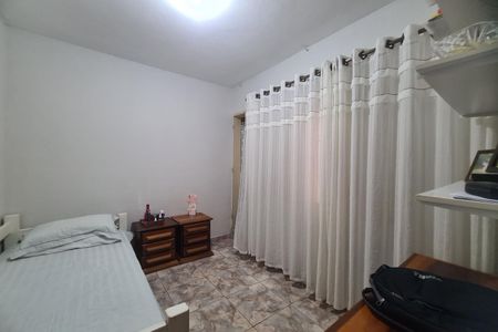 Casa à venda com 200m², 3 quartos e 2 vagas Casa à venda com 200m², 3 quartos e 2 vagasQuarto 3