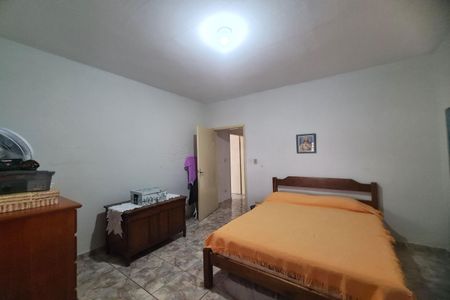 Casa à venda com 200m², 3 quartos e 2 vagas Casa à venda com 200m², 3 quartos e 2 vagasQuarto 1