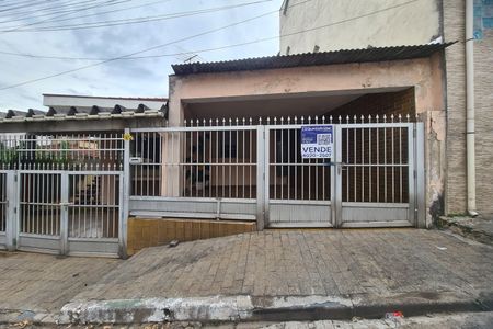 Fachada de casa à venda com 3 quartos, 200m² em Vila Alpina, São Paulo