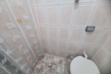 Casa à venda com 200m², 3 quartos e 2 vagas Casa à venda com 200m², 3 quartos e 2 vagasBanheiro 1