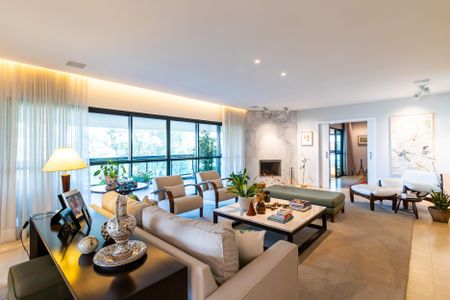 Apartamento à venda com 4 quartos, 385m² em Parque do Morumbi, São Paulo