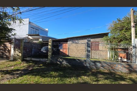 Fachada de casa à venda com 1 quarto, 90m² em Sarandi, Porto Alegre