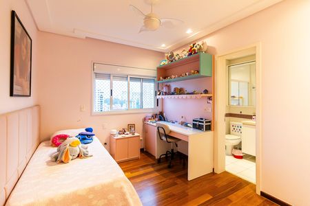 Apartamento à venda com 211m², 3 quartos e 4 vagasSuíte 2
