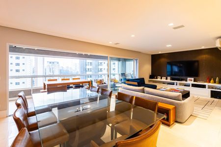 Apartamento à venda com 211m², 3 quartos e 4 vagasSala de jantar