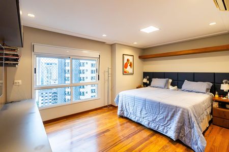 Apartamento à venda com 211m², 3 quartos e 4 vagasSuíte  1
