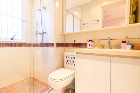 Apartamento à venda com 211m², 3 quartos e 4 vagasBanheiro da Suíte 2