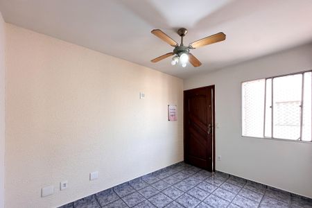 Apartamento para alugar com 65m², 2 quartos e 1 vagaSala