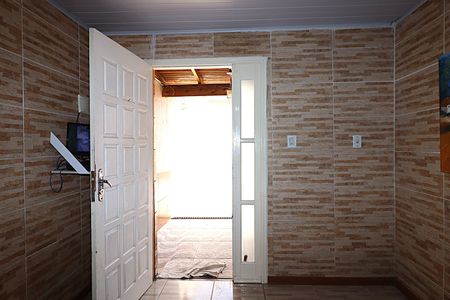 Porta da Sala de casa à venda com 2 quartos, 90m² em Costa E Silva, Porto Alegre