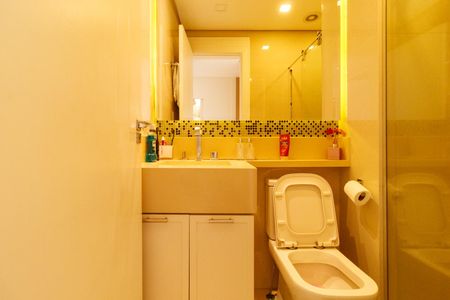 Apartamento à venda com 100m², 3 quartos e 2 vagas Apartamento à venda com 100m², 3 quartos e 2 vagasBanheiro